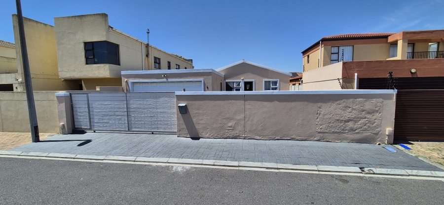 4 Bedroom Property for Sale in Parklands Western Cape